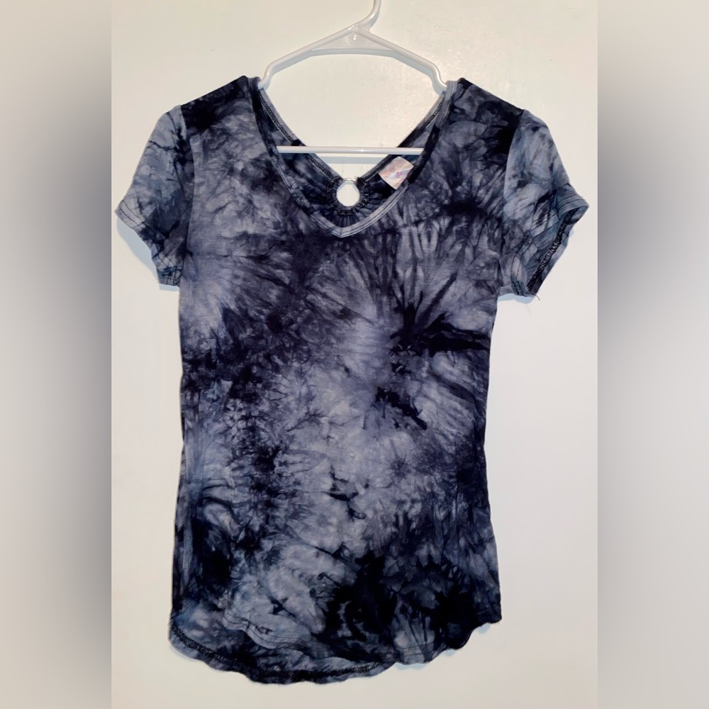 Women’s tie dye shirt